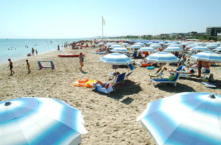 Alba Adriatica, la spiaggia d'argento